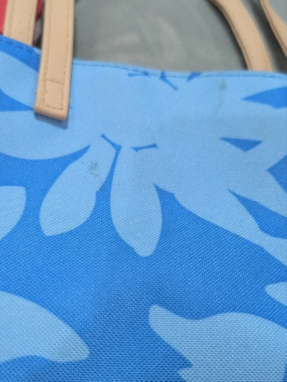 Estee Lauder Blue Floral Tote Bundle With Pink & Polka-Dot Pouches